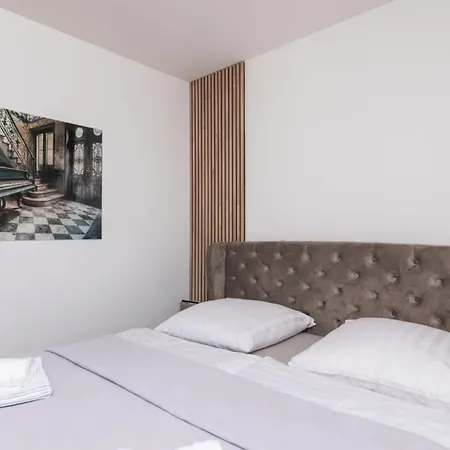 Apartment Modern With Private Jacuzzi Mikis