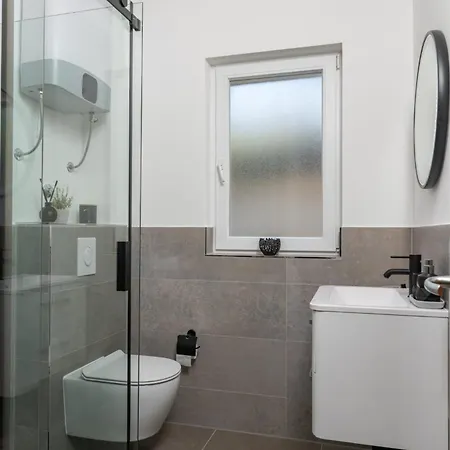 Apartment Modern With Private Jacuzzi Mikis