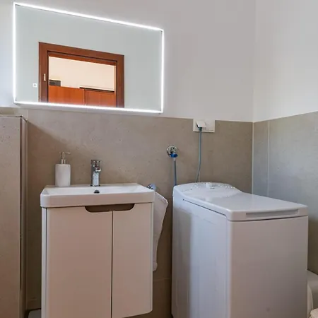 Modern With Private Jacuzzi Mikis * 트로기르